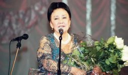 Бибігүл Төлегенова қазақстандықтарды Жаңа жыл мерекесімен құттықтады (ВИДЕО)