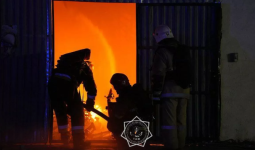 Алматыда ірі қойма отқа оранды (ФОТО)