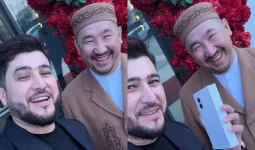 «Бірсөзді жігіт екен»: Әбдіжаппар Әлқожа Нұрлан имамға берген уәдесін орындады (ВИДЕО)