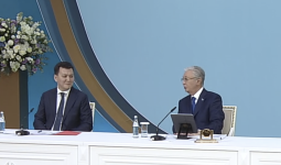 «I’m really sorry»: Тоқаев Қаринге өкінішін ағылшынша жеткізді (ВИДЕО)