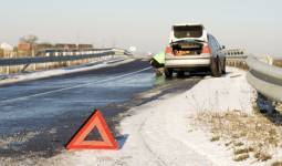 «Бесінші сәбиін күтіп жүрген»: Ақмола облысында жүкті әйел мен күйеуі жол апатынан қаза тапты