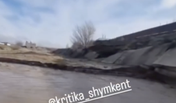 Шымкентте дамбаны су шайып жатыр: Халық су астында қаламыз ба деп алаңдаулы