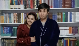 Қыз жасауына 800 кітап апарған қалыңдық көпшілікті сүйсінтті (ФОТО)