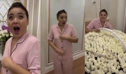 «501 ақ роза»: Мөлдір Мұқан күтпеген сыйлыққа таңқалды (ВИДЕО)