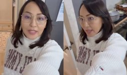 «Ұятсыздар! Беттері жалған!»: Айгүл Иманбаева ұшақта бортсеріктермен жанжалдасты (ФОТО)