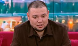 «Ем қабылдауға мәжбүр болдым»: Танымал әнші көрінбей кетуінің себебін айтты
