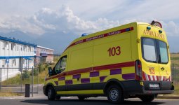 Алматыда мас ер адам дәрігерлерді үйіне қамап, қорқытып, пышақпен қуған