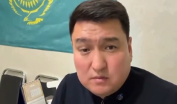 Қарағандыда жол емес – тұзақ: жүргізушілер шұңқырға соғылып жатыр, ал ескерту жоқ