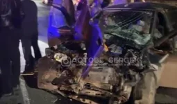 Адам шығыны бар: Ақтөбеде жантүршігерлік жол апаты болды (ВИДЕО