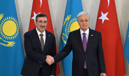 Тоқаев Түркия Республикасының Вице-президенті Джевдет Йылмазбен кездесті