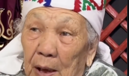 «Келін жаман болса, әулие баладан да қайыр жоқ»: Желіде маңғыстаулық әже әйелдерге үндеу жасады (ВИДЕО)