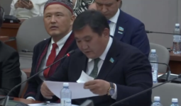 Бір телефонмен тіркелген екі компания қалайша миллиардтаған тендерді ұтып жүр?