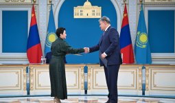 Моңғолия мен Қазақстанның ресми делегация мүшелері бірнеше меморандумға қол қойды