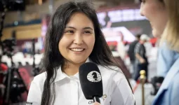 Бибісара Асаубаева қазақ тілін үйренуді қолға алды