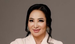 «Отадан кейін үйге шықтым»: Гүлзира Айдарбекова тілеулестерінен сүйінші сұрады (ВИДЕО)