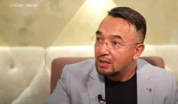 «Тірі кезінде қадірлеңдер»: Нұрлан Албан анасын еске алып, жылап қалды (ВИДЕО)