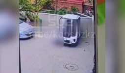 Астанада 2 жасқа толмаған бүлдіршінді көлік қағып мерт қылды