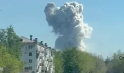 Ғимараттың бір бөлігі опырылған: Өскеменде зауытта жарылыс болды (ВИДЕО)
