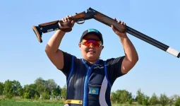 Президент стенд атудан жеңімпаз Әсем Орынбайды құттықтады