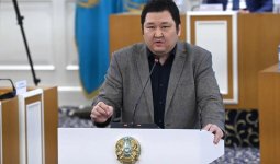 «Әділет» партиясының съезі: Марат Шибұтов қоғамға ұран емес, нақты нәтиже керек екенін айтты