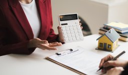 Қоңыраумен қыспаққа алған банктерге тұсау: Қарыз алушы енді адам ретінде қарала ма?