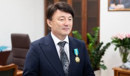 «Елге деген сүйіспеншілігі»: Димаш Құдайберген әкесінің марапатына қатысты ойын айтты (ВИДЕО)