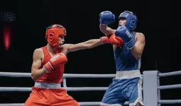 Қазақ боксшысы Азия чемпионатында өзбек қарсыласын жеңді