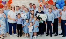 «Жеті қыз, тоғыз ұл»: Мәскеулік әйел 16-баласын дүниеге әкелді
