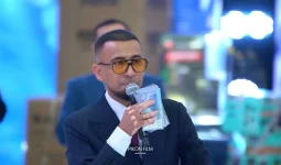 «Өртің көп болсын, үстің сасып тұр»: Танымал тамаданың тойдағы қонақтарды кемсіткен сөздері сынға ұшырады