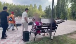 «Қарғысты қайтарамыз»: Қарағандыда жалған емшілер зейнеткерді 15 млн теңгеге алдап кетті