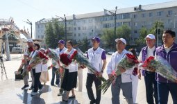 «Әділет» сайлауалды штабының Абай облысындағы жұмыс сапары ұлы ақынның ескерткішінен басталды