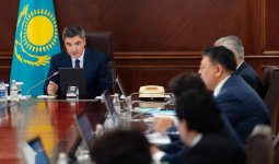 Іздеп, өтінім жазып, әуре-сарсаңға түспестен  – Олжас Бектенов бірден көрсетілетін мемлекеттік қызметтердің тізбесін кеңейтуді тапсырды