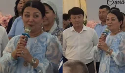 «Бірден айтып қояйын»: Димаштың анасы танымал әншінің құдасына ескерту жасады