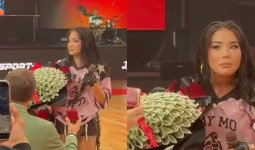 «Say Mo, маған тұрмысқа шықшы»: әншіге ер адам жұрт алдында тізерлеп, ұсыныс жасады (ВИДЕО)