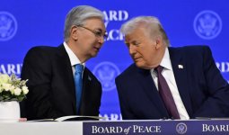 Трамп түнгі екіде конгрессменге қоңырау шалып, Тоқаевқа сәлем жолдады