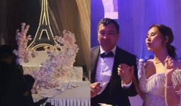 «Неге шаңырақ емес?»: Динара Сәтжанның ұлының тойындағы торт қызу талқыға түсті (ВИДЕО)