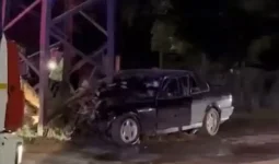 Жезқазғанда BMW электр бағанына соғылып, жасөспірім қаза тапты