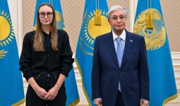 Мемлекет басшысы Елена Рыбакинамен кездесті