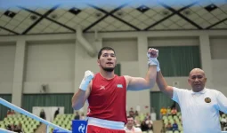 Айбек Оралбай Азиада алтыны үшін Жахонгир Зокировпен жұдырықтасады