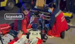Астанада әйел көшеде көз жұмды: жедел жәрдем 18 минуттан кейін жеткен (ВИДЕО)