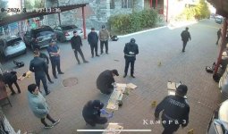 Ақтөбеде көпқабатты үйдің ауласында 35 жастағы әйелді пышақтап кетті