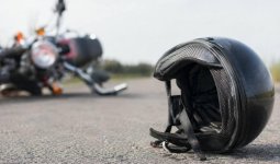 Павлодарда мотоцикл мінген жас жігіт жылқымен соқтығысып, көз жұмды