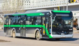 Астанада автобус жүргізушісі телефонға алаңдап, әйелді қағып өлтірді