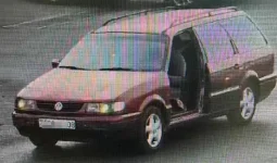 Таразда есігі жоқ Volkswagen көлігін айдаған жүргізуші полицияға ұсталды (ВИДЕО)