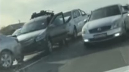 Балалар жапа шекті: Маңғыстауда жол апаты болды (ВИДЕО)