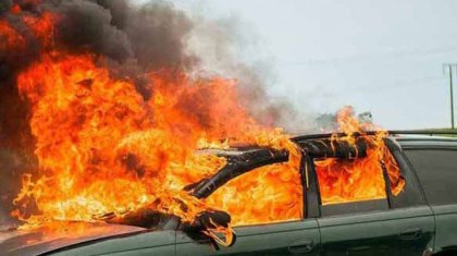 Павлодарда бір-біріне соқтығысқан екі көлік түгелімен жанып, бір жүргізуші қаза тапты