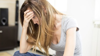 Төсін үлкейту үшін 1 миллион теңге кредит алған әйелді енесі үйден қуып шыққан