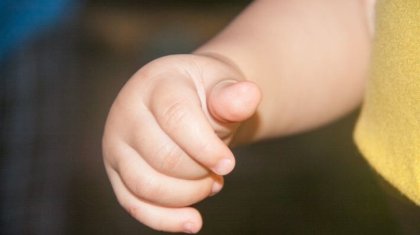 Ер адам танысының 9 айлық қызын зорлаған