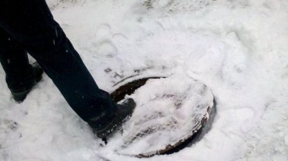 Женщина объявила войну открытым колодцам в ВКО (ВИДЕО)