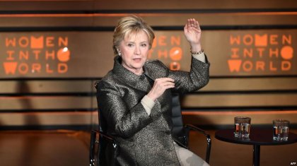 Хиллари Клинтон президент сайлауына қатыспайтынына қынжылатынын айтты